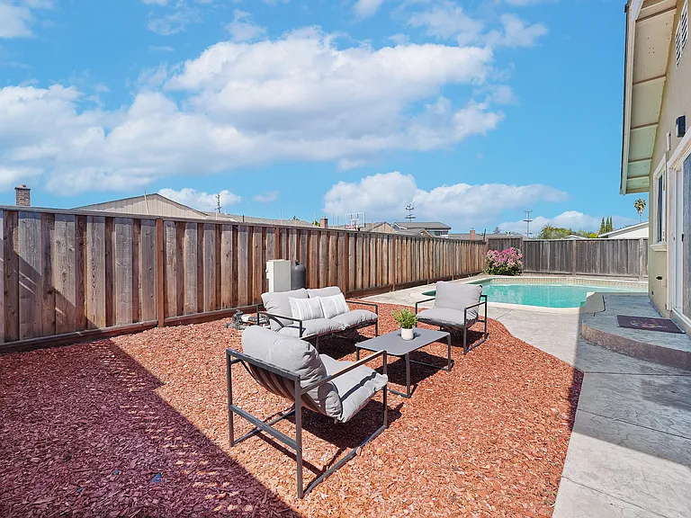 36045 Haley St — Photo 29