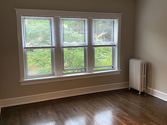 3rd image of 2328 W Wilson Ave APT 2