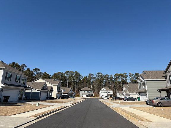 5th image of 138 Graham Cir