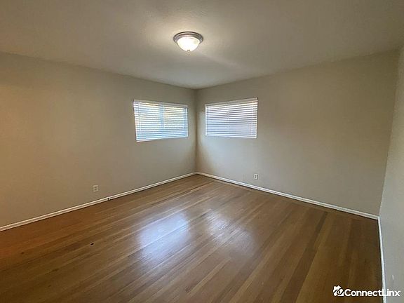 3rd image of 336 Pepper Dr