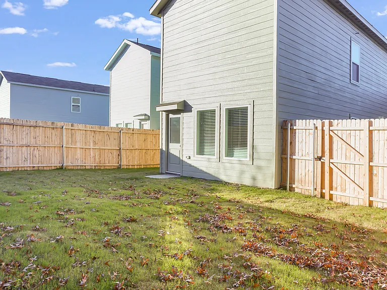 1424 Teak Ln — Photo 15