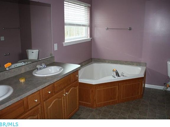 5th image of 520 Penlawn Dr