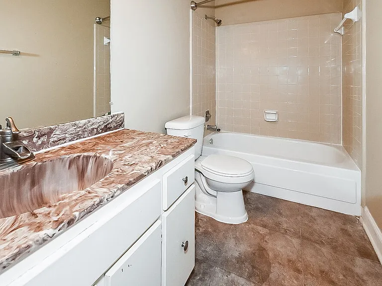 7914 Terry Franklin Dr — Photo 11