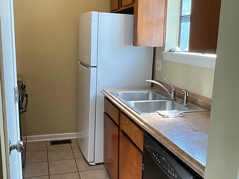 2815 Eaton St — Photo 5