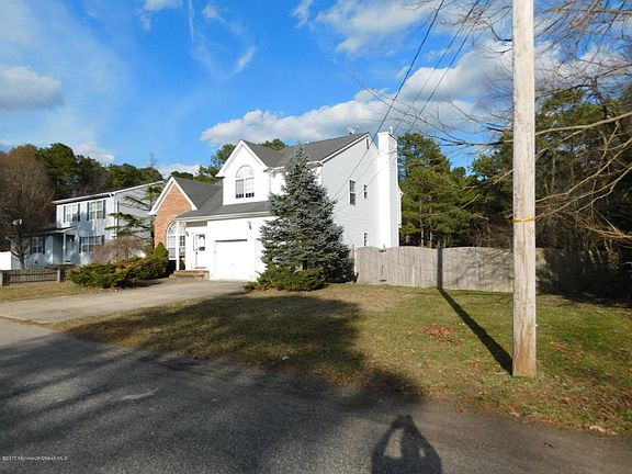 4th image of 600 Gladstone St