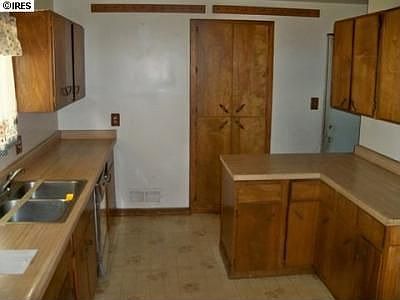 4th image of 2511 21st Ave