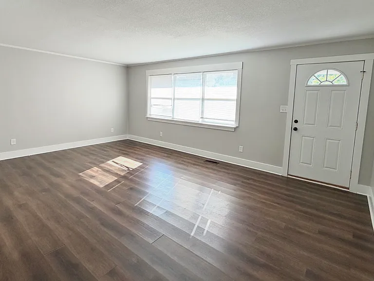 2125 Cherry St SE — Photo 6