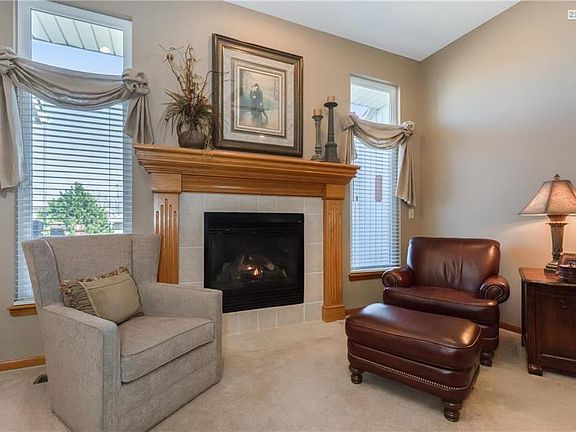 4th image of 3317 S Victoria Dr
