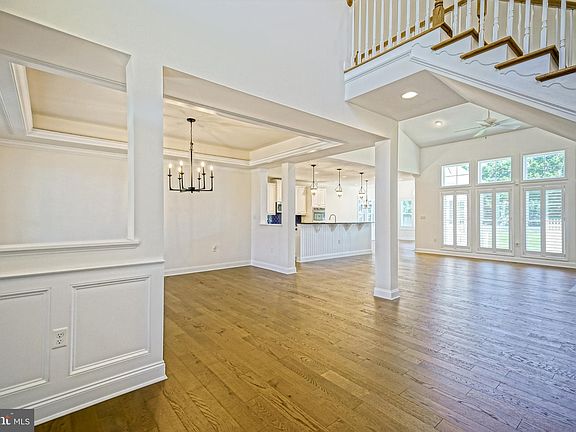 3rd image of 14870 Heron Ct