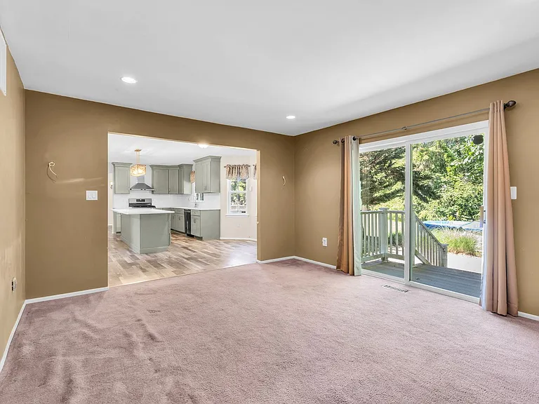 6 Marybeth Ct — Photo 17