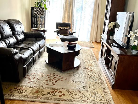 2nd image of 3553 N Neenah Ave #2C