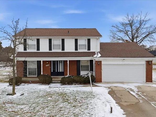 22448 Hallcroft Trl, Southfield, MI 48034