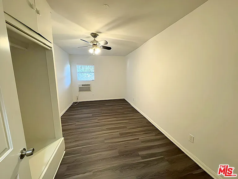 4360 1/2 Willow Brook Ave — Photo 11