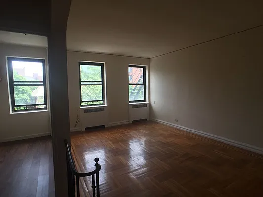 Rented by Sovereign Associates | media 42