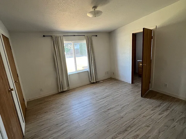 408 Alpine Dr — Photo 6
