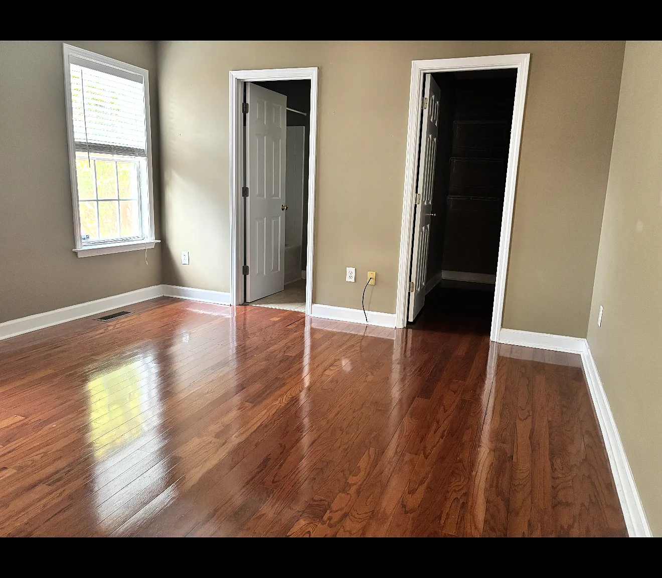 3 bed, 1978 sqft, $2,500 — Photo 2