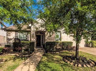 121 Lamar Canyon Ln, Friendswood, TX 77546