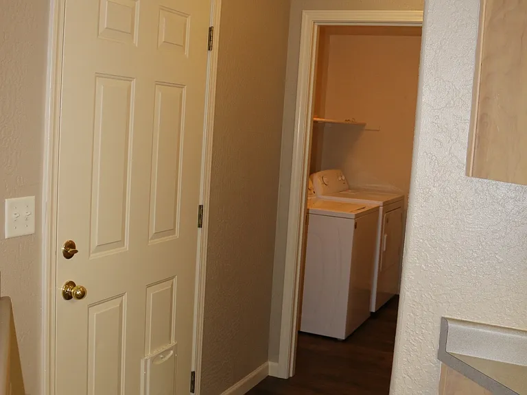 445 Crystal Dr — Photo 19