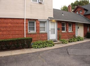 534 Milligan Ln #3B, West Islip, NY 11795