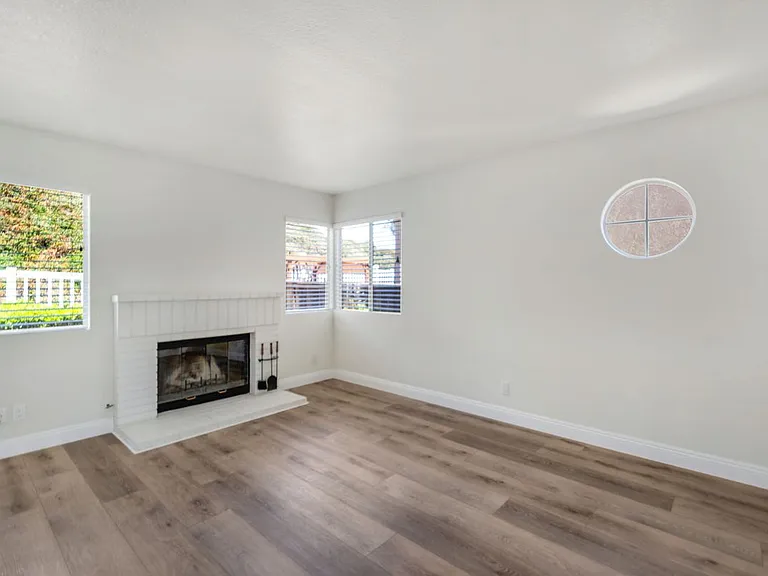 24351 Kings Vw — Photo 12