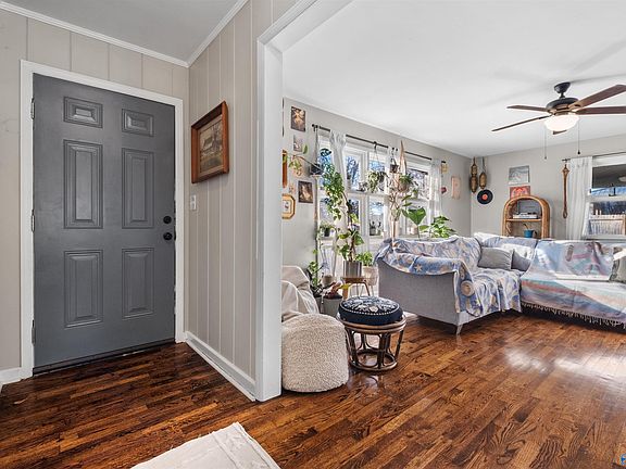 5th image of 205 Maumee Blvd