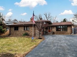 301 S Cliff St, Willow Springs, IL 60480