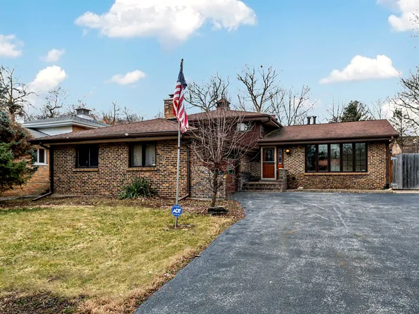 301 S Cliff St, Willow Springs, IL 60480