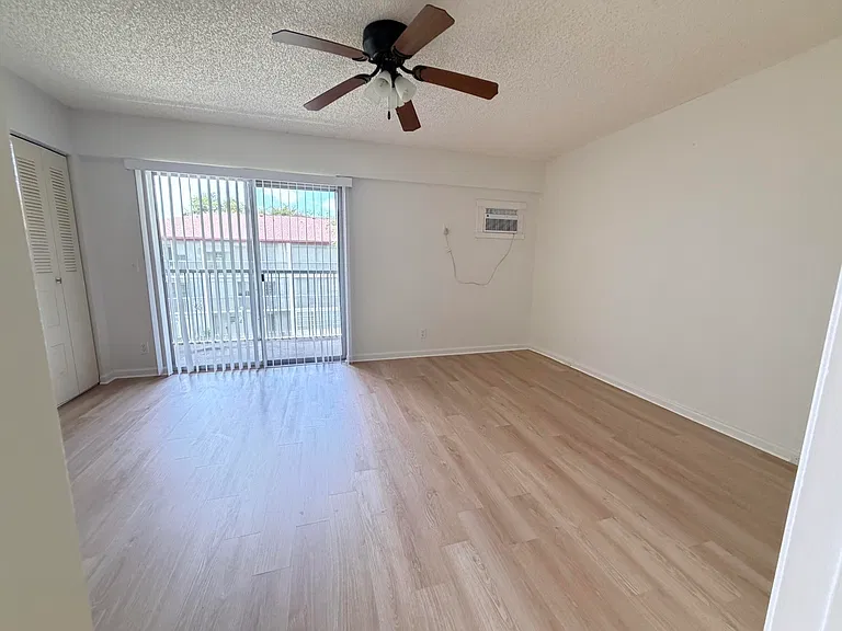100 SW 132nd Way #303K — Photo 10
