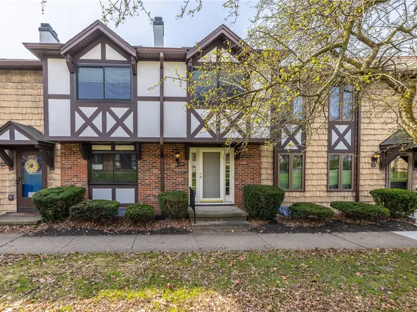 143 New Wickham Dr, Penfield, NY 14526