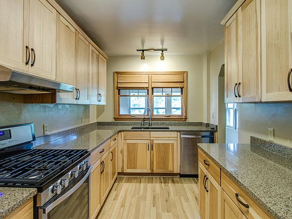 3rd image of 131 Foster Ave