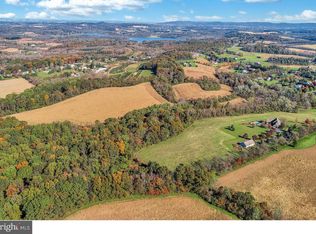 22 Fox Glen Dr, Sinking Spring, PA 19608