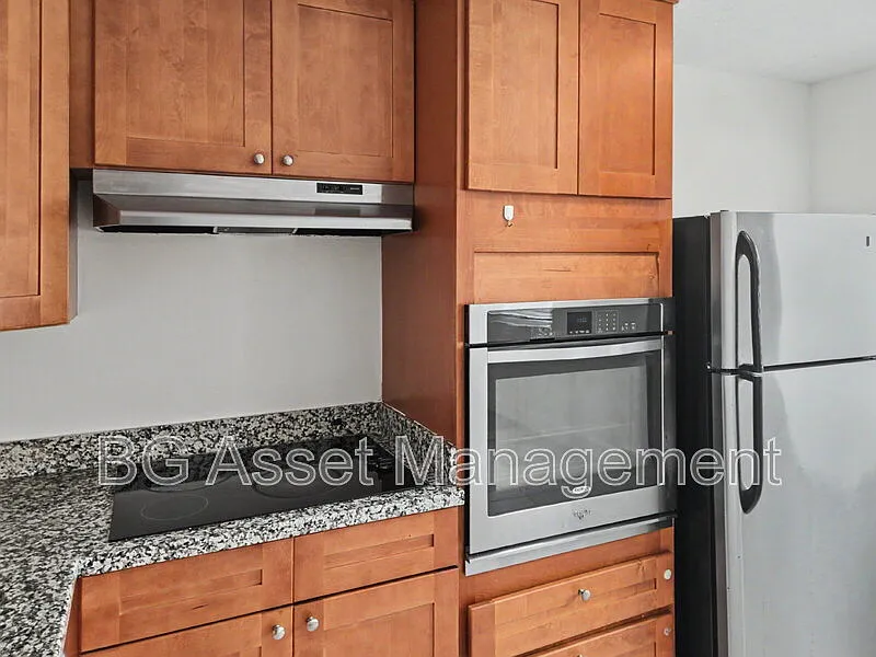 2 bed, 1.0 bath, 850 sqft, $2,150 — Photo 2