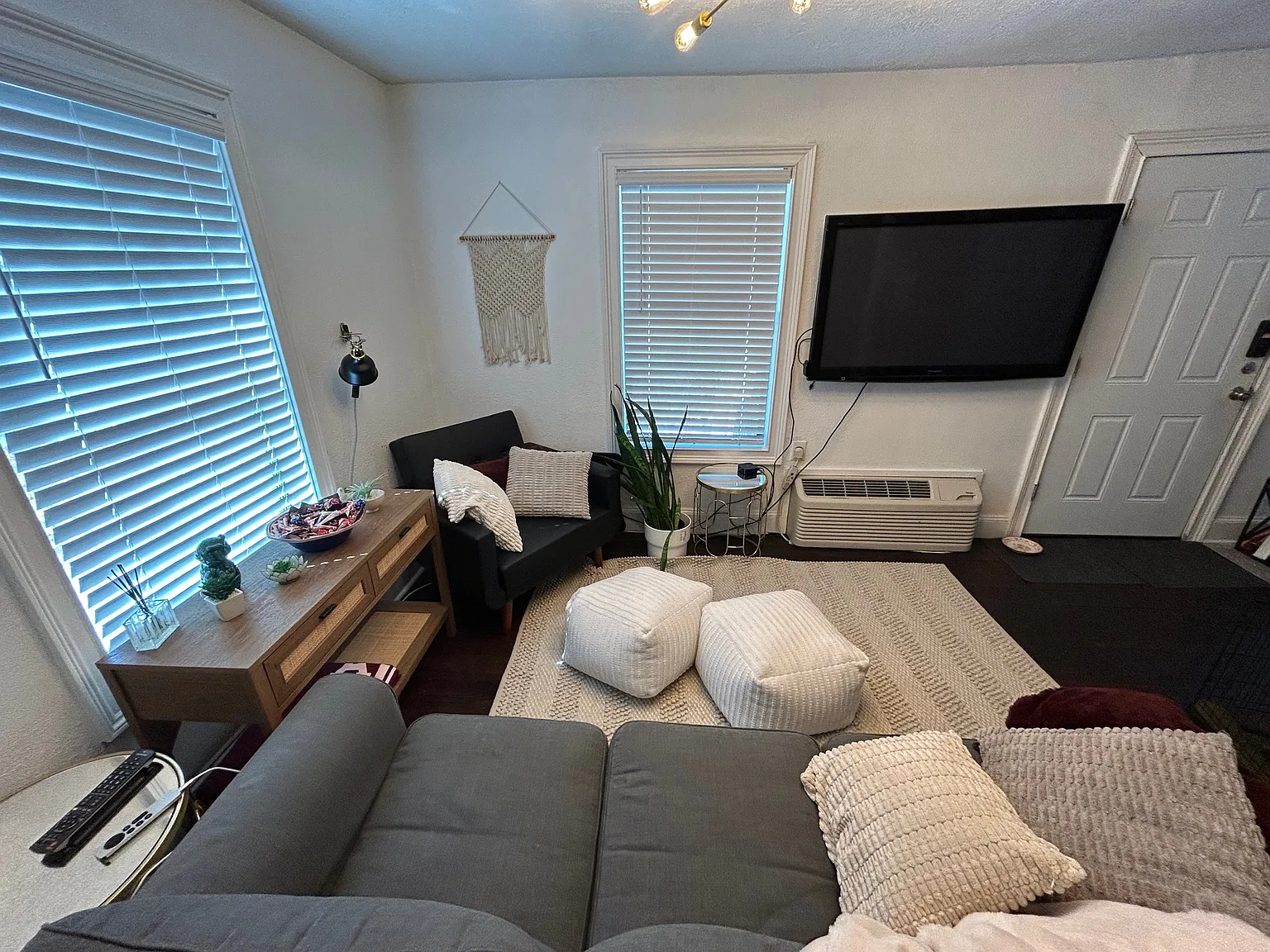 216 Montclair - 1 — Photo 4