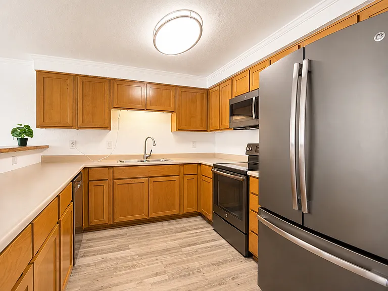 510 SE 157th Ave #35 — Photo 3