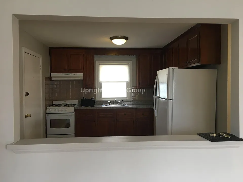 238 Oak Grove Ave #5