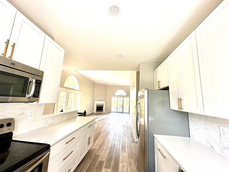 16168 Lea Oak Ct — Photo 14
