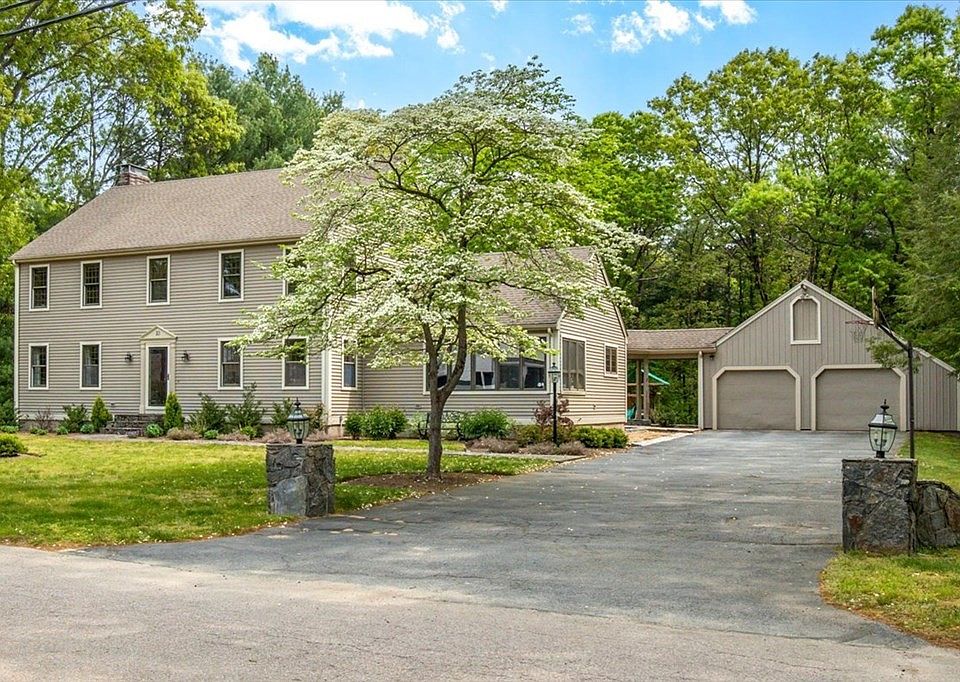 10 Woodcrest Dr, Cumberland, RI 02864 Zillow