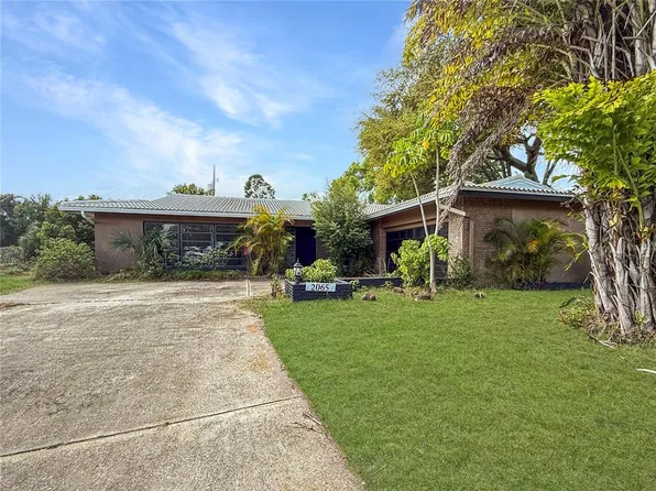 2065 Envoy Ct, Clearwater, FL 33764