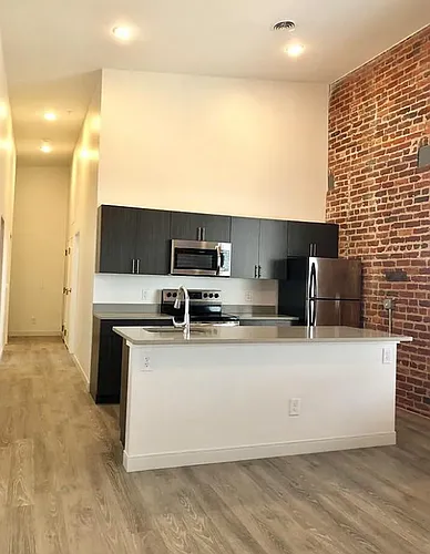 1 West Cary Apartments Photo 1