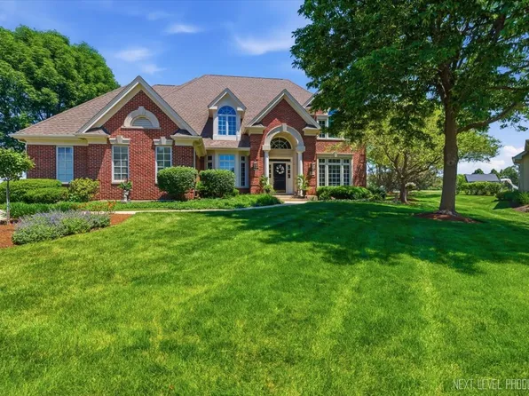 955 Harbor Town Ct, Geneva, IL 60134