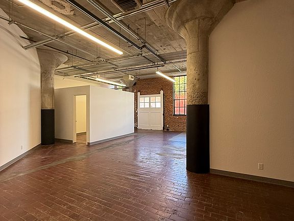 2nd image of 800 Heinz Ave #4