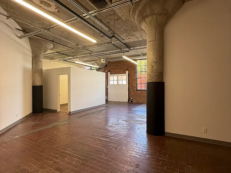 800 Heinz Ave #4 — Photo 2