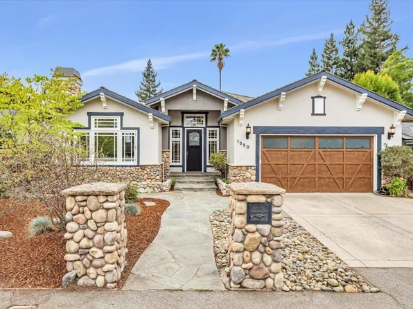 1350 Oakhurst Ave, Los Altos, CA 94024