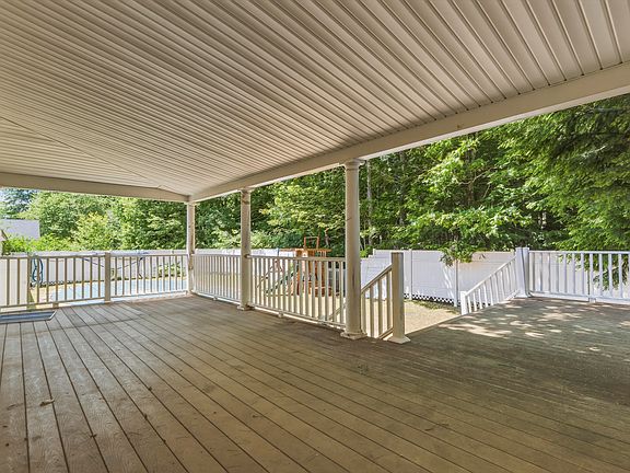 3rd image of 9 Hemlock Drive