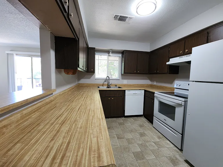 55 Mina Ave #D — Photo 5