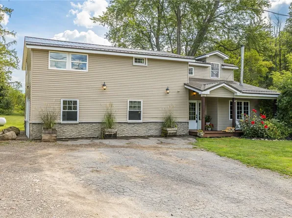 2280 Layton Street Rd, Lyons, NY 14489