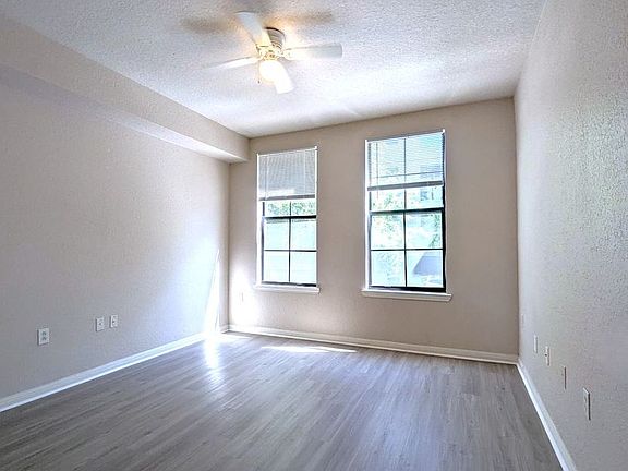 5th image of 911 N Orange Ave APT 217