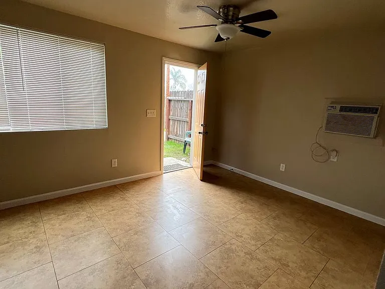 304 N Sierra Vista Ave #B — Photo 7