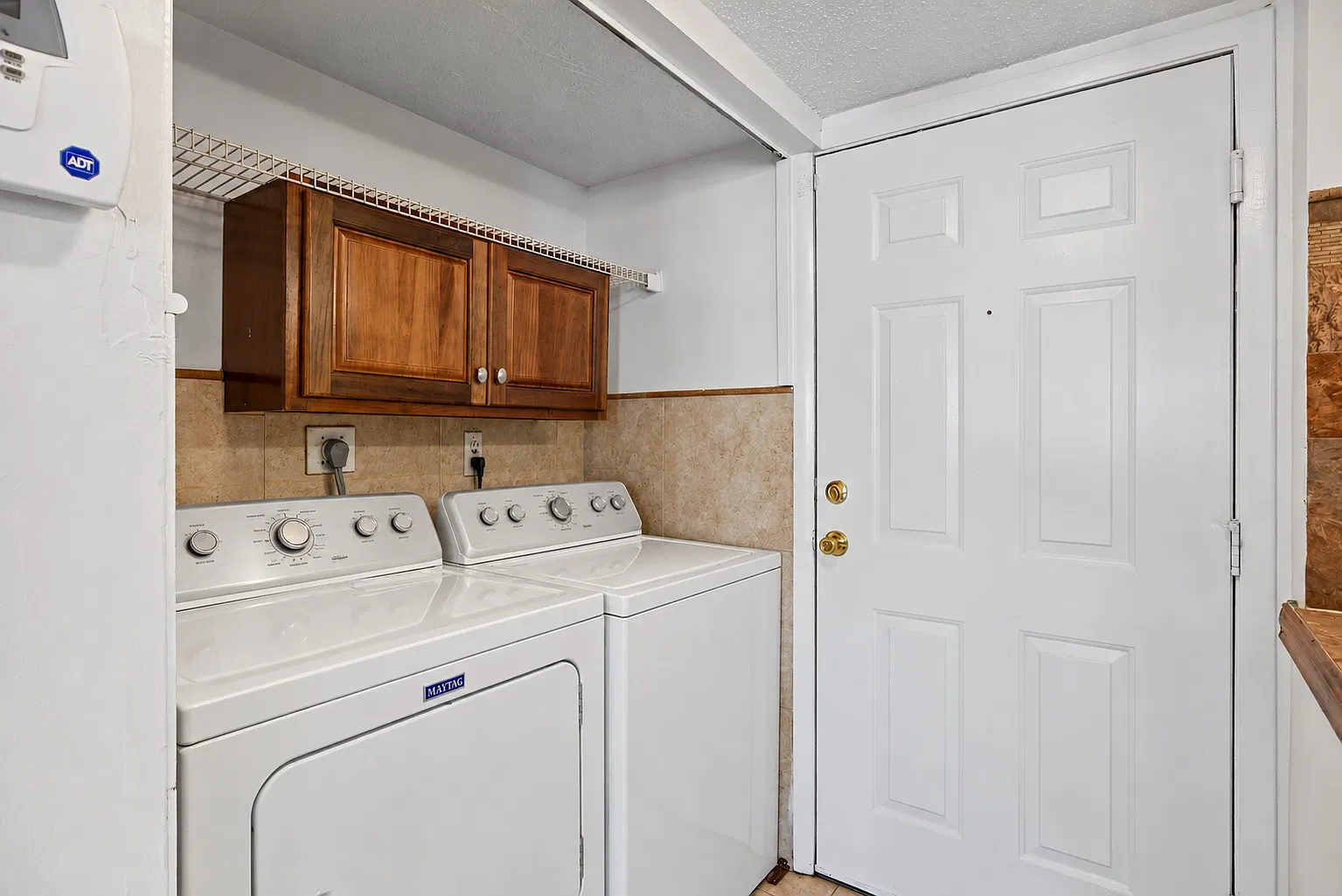 2 bed, 860 sqft, $1,350 — Photo 2