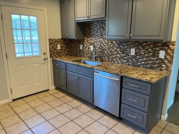 5th image of 1094 Princess Anne Dr
